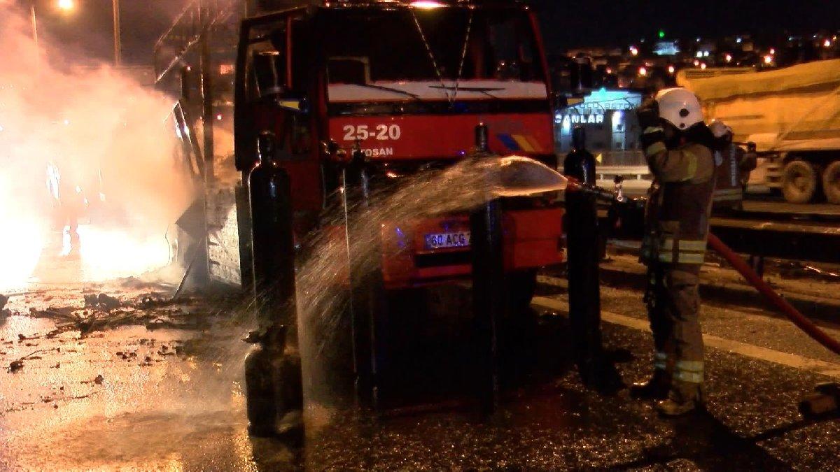 TEM Otoyolu'nda oksijen tüpü yüklü kamyon yandı