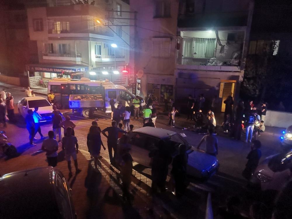 İzmir'de kaza: 12 yaralı