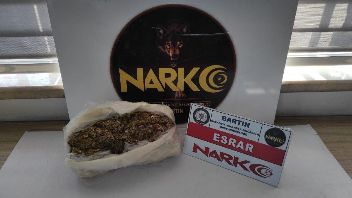 Uyuşturucuyla yakalanan polis memuru tutuklandı