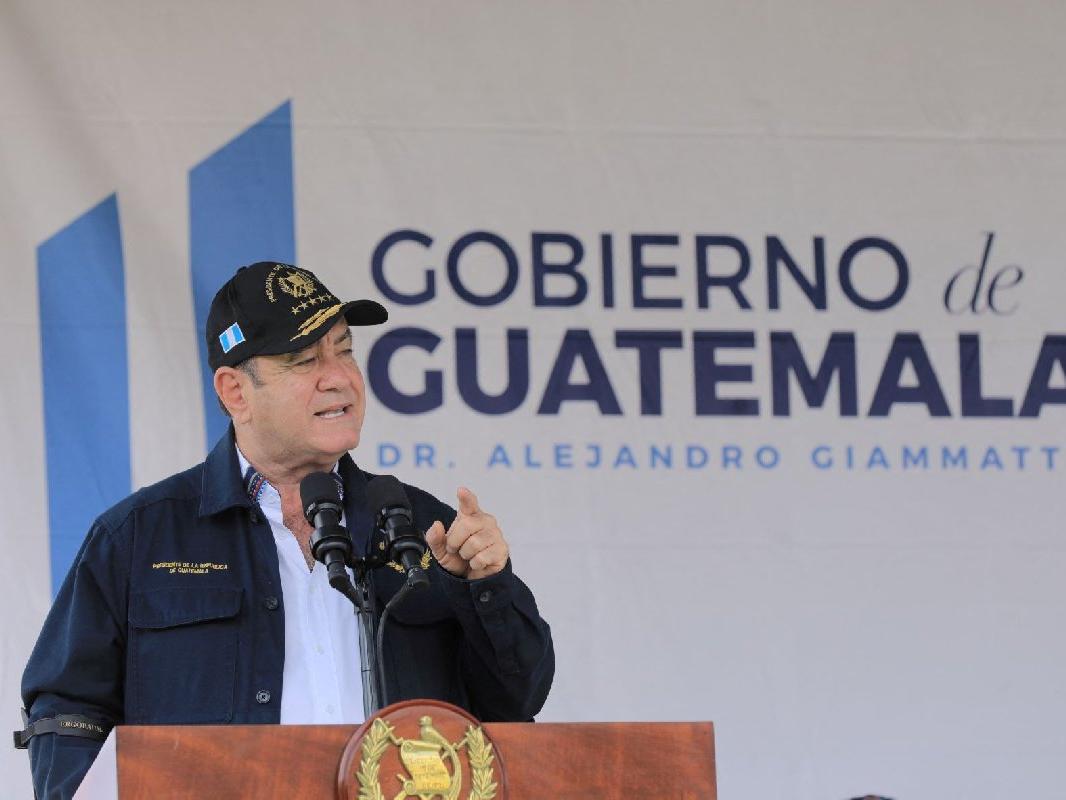 Guatemala'da gerilim: Devlet başkanının ziyaret ettiği bölgede askerlere saldırı