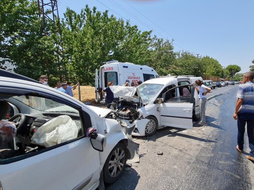 İzmir'deki kazada can pazarı: 1 ölü, 8 yaralı