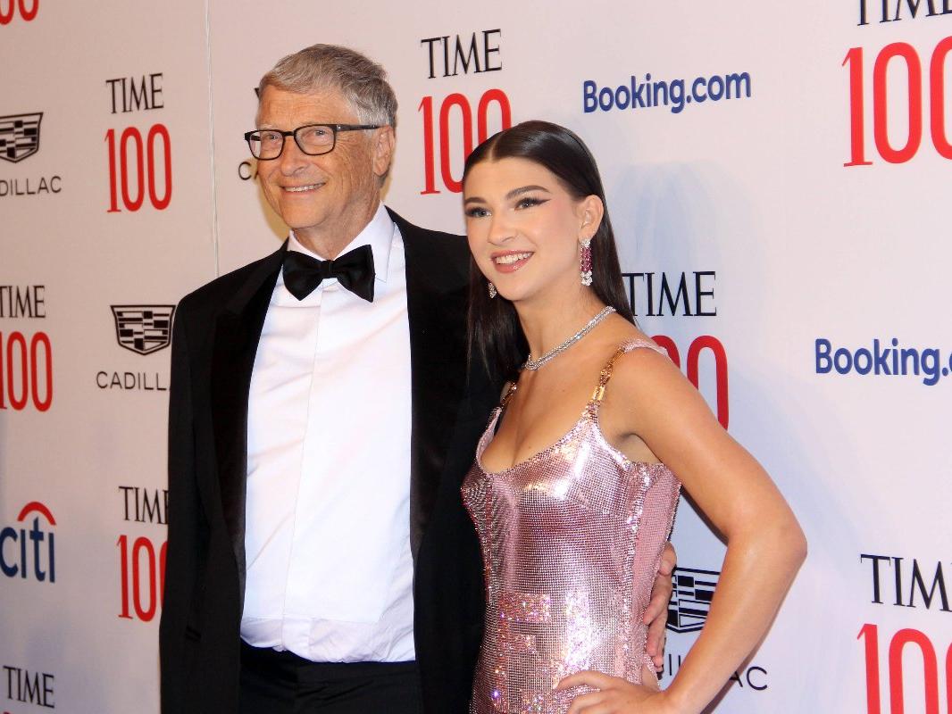 Bill Gates'in kızı Phoebe Gates güzelliğiyle göz kamaştırdı