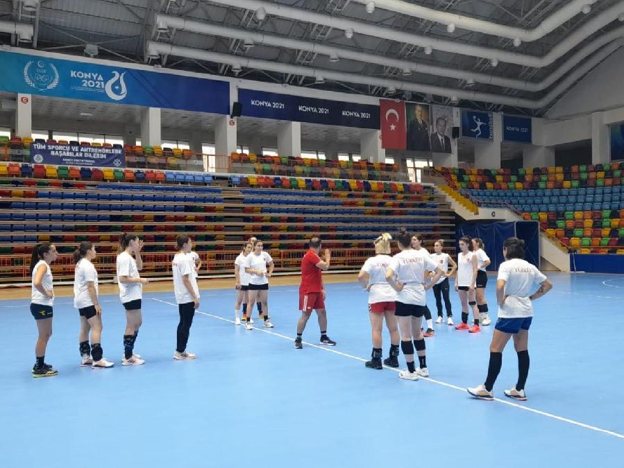 A Milli Kadın Hentbol Takımı, İslami Dayanışma Oyunları'nda ilk maçına çıkıyor