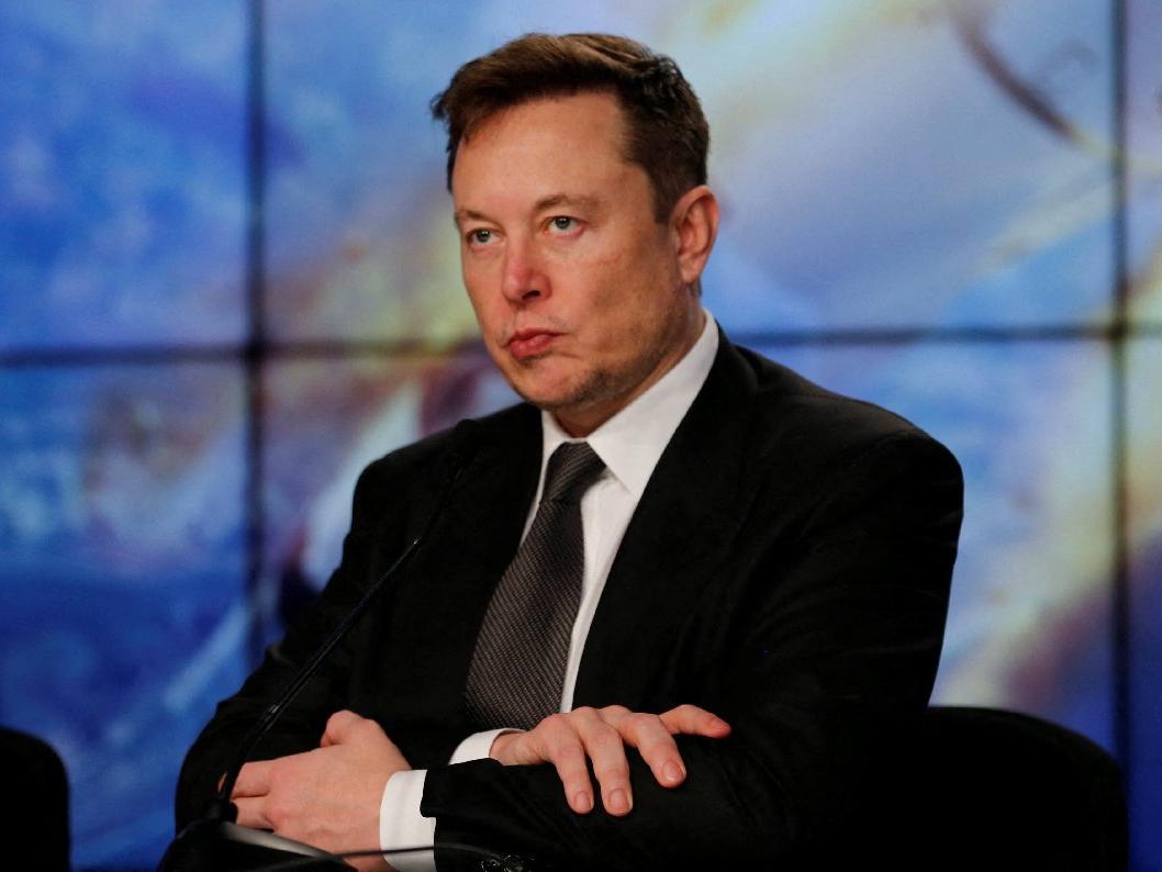 Elon Musk'tan babası Errol Musk'a konuşma yasağı