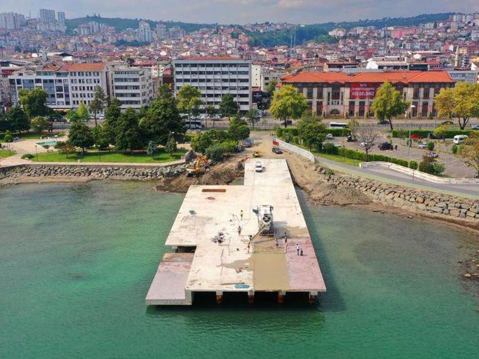 AKP'li belediye tarihi iskeleyi yıktı, yerine beton iskele yapıyor