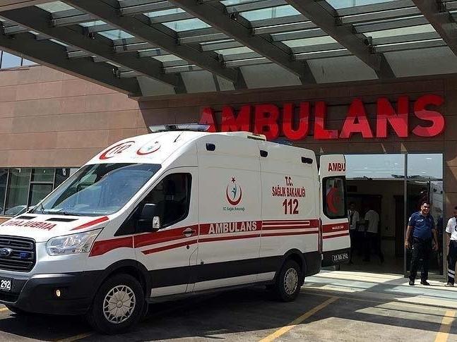 Balkondan düşen bebek kurtarılamadı