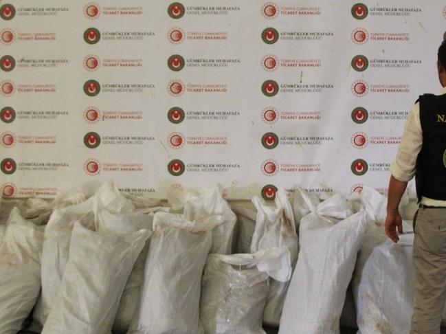 Bakan Muş: Gümrük Muhafaza ekiplerince 246 kilo kokain ile 226 kilo esrar ele geçirildi