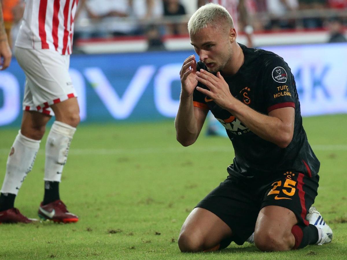 Galatasaray'da Victor Nelsson krizi! Sevilla teklif artırdı, menajeri rest çekti