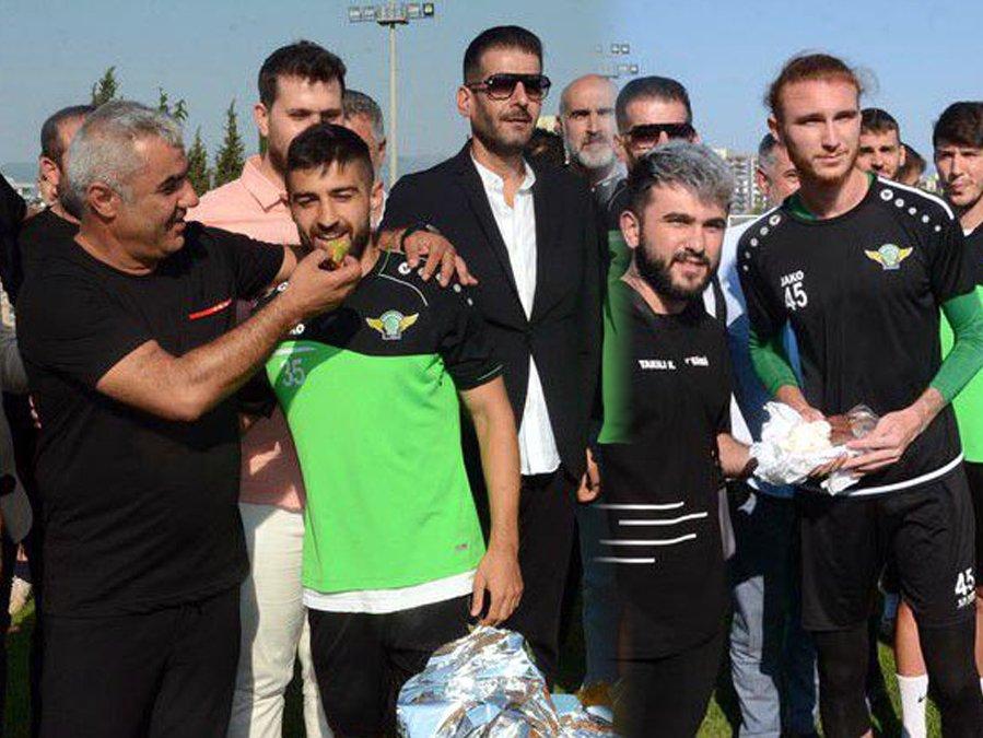Akhisar'da 'baklava' depremi! 'Başkan adayının baklavasını yiyen futbolcular kadro dışı' iddiası..