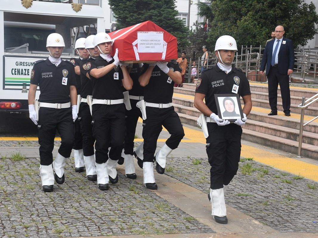 Giresun'da lunaparktaki kazada hayatını kaybeden komiser yardımcısı Sinem Gülşen Dilekçe için tören