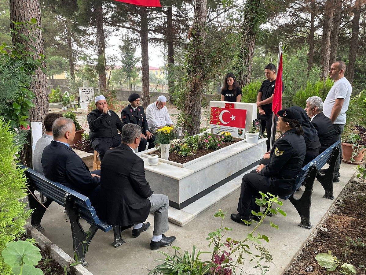 Şehit Başçavuş Ferhat Gedik, Hatay'da mezarı başında anıldı