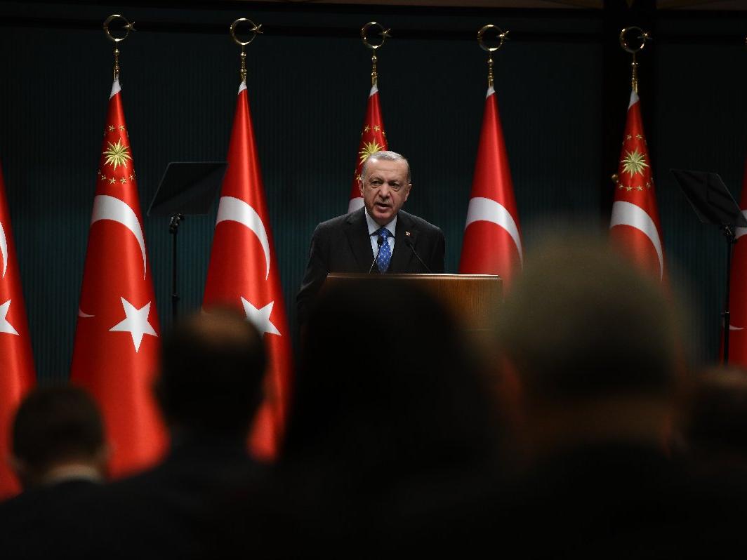Financial Times: Erdoğan'ın riskli ikili oyunu