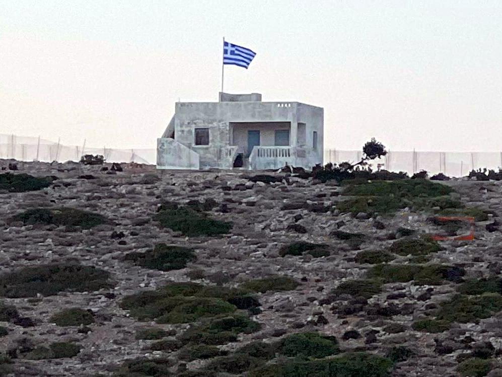 Yunanistan’dan Bodrum karşısında çirkin tahrik, her kayalığa bayrak dikmeye başladılar