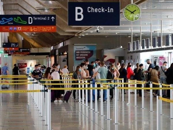 Almanya'da havalimanlarının Türk işçi çağrısı: 'Başvuru süreci kısaltıldı'