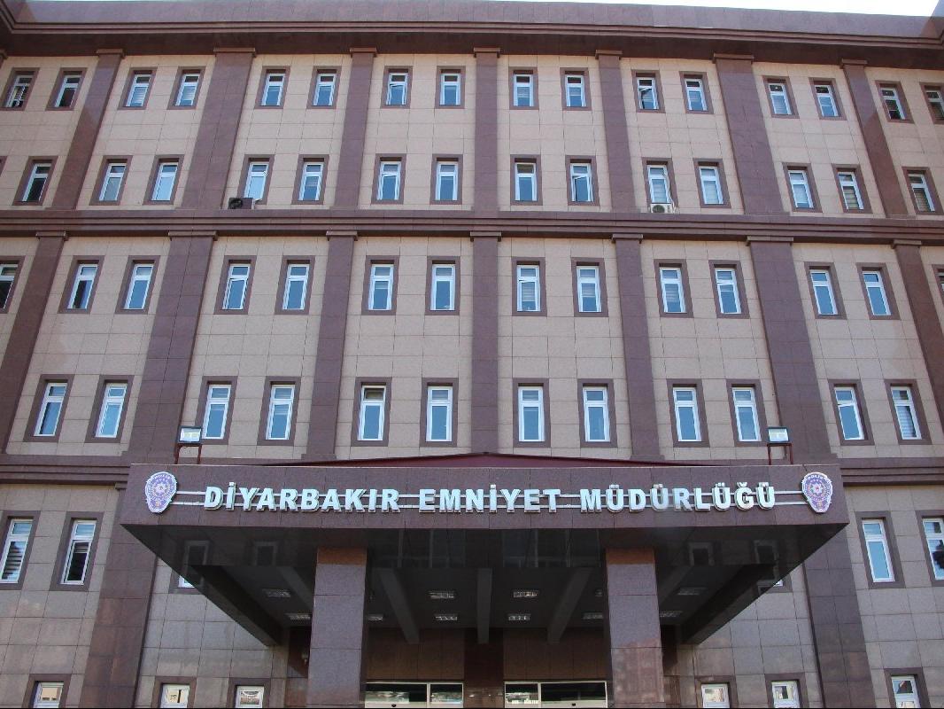 Diyarbakır'da terör operasyonu: 42 gözaltı