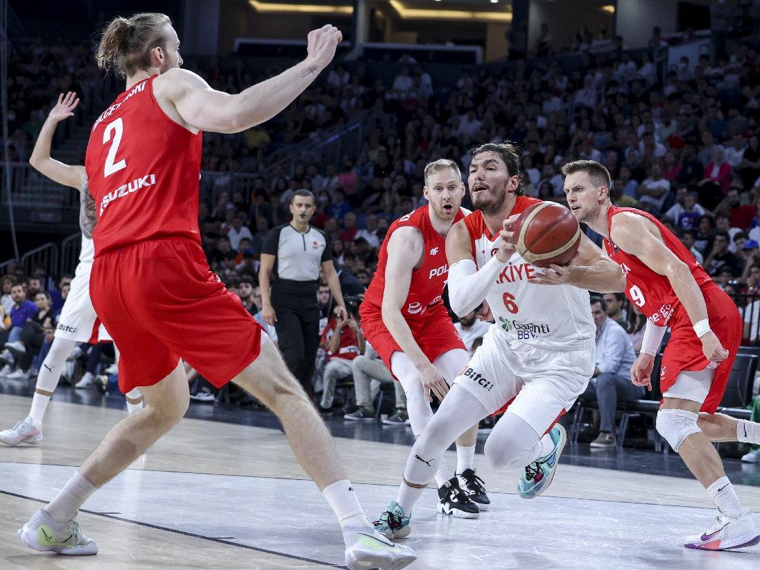 Türkiye A Milli Erkek Basketbol Takımı, Polonya'yı farklı geçti