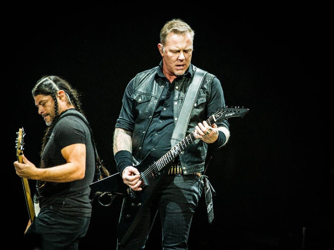 Metallica'nın kurucu üyesi ve solisti James Hetfield boşanıyor