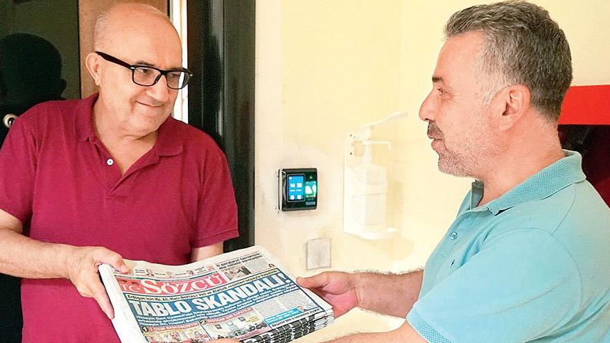 Eski gazeteleri atmıyoruz