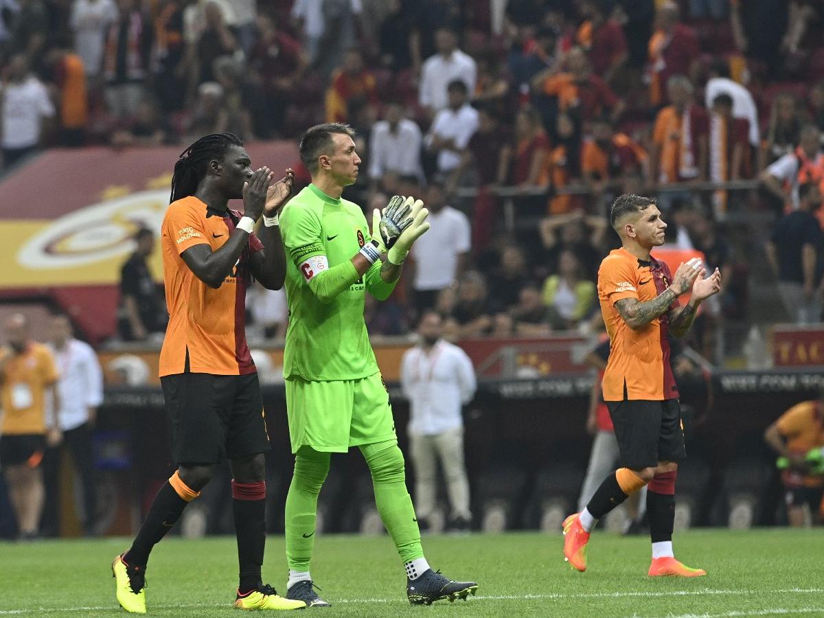 Galatasaray'da taşlar yerine oturmadı