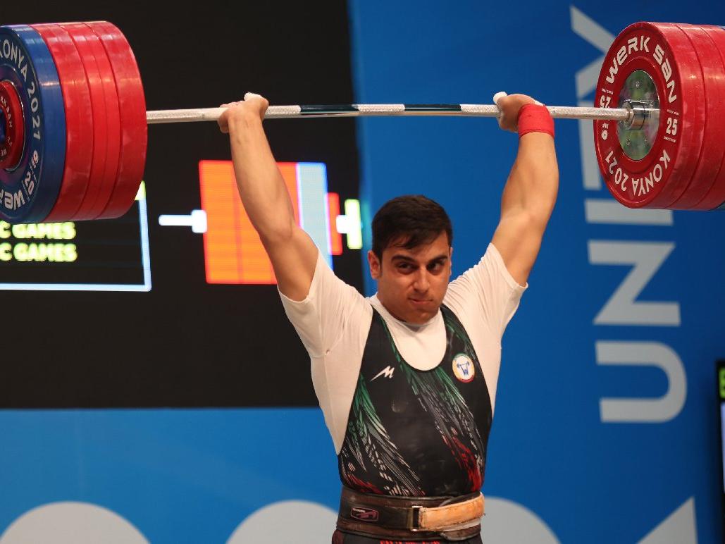 İranlı sporcudan 3 rekor