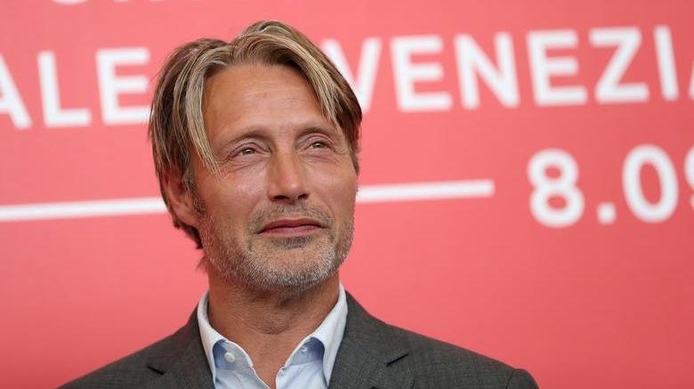 Ünlü aktör Mads Mikkelsen, selefi Johnny Depp'e destek çıktı