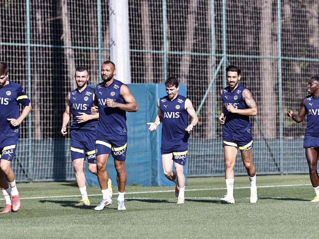 Fenerbahçe'de Joao Pedro ve İrfan Can Kahveci sevinci