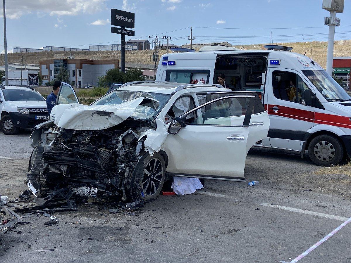 Sivas'ta trafik kazası: 1 kişi hayatın kaybetti