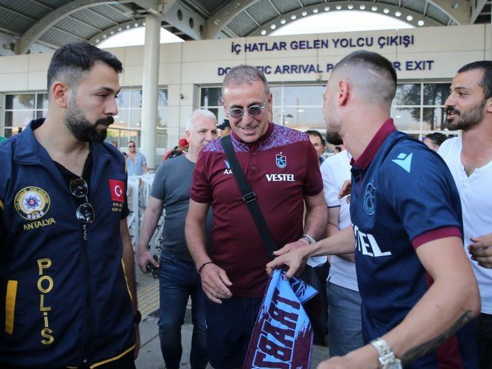Trabzonspor kafilesi Antalya'ya geldi