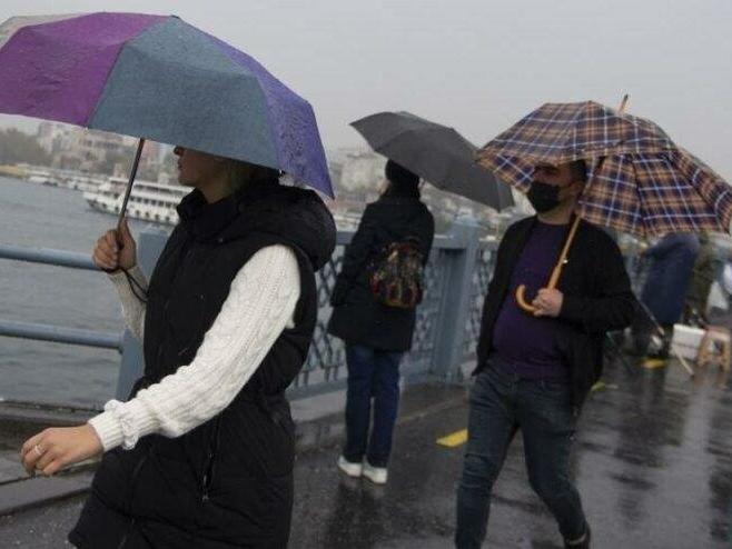 Yağışlar hafta ortasında geri dönüyor