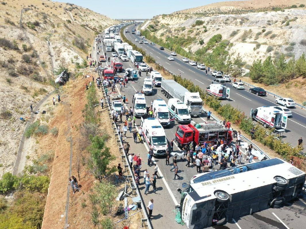 Gaziantep'teki kazada hayatını kaybedenlerin sayısı 16'ya yükseldi