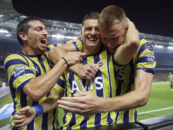 Fenerbahçe Kadıköy'de Adana Demirspor'u yıktı, haftalar sonra liderlik geldi: 4-2!