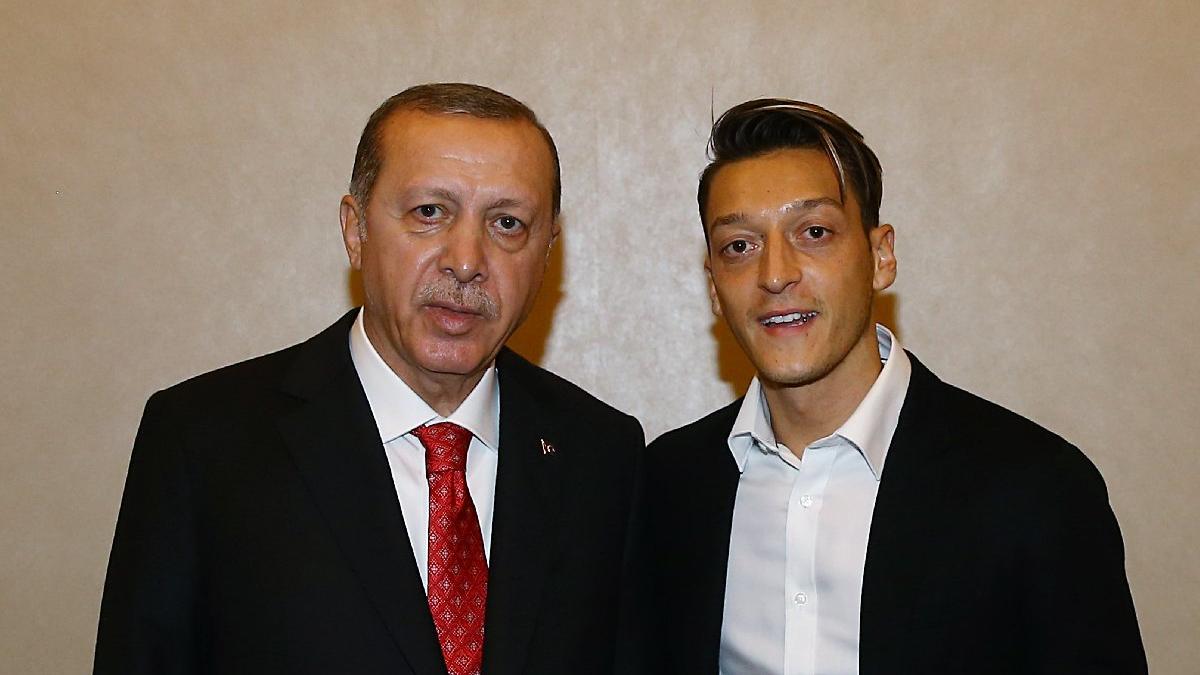 Erdoğan'ın yaptırdığı saatten Mesut Özil'e de verildi!