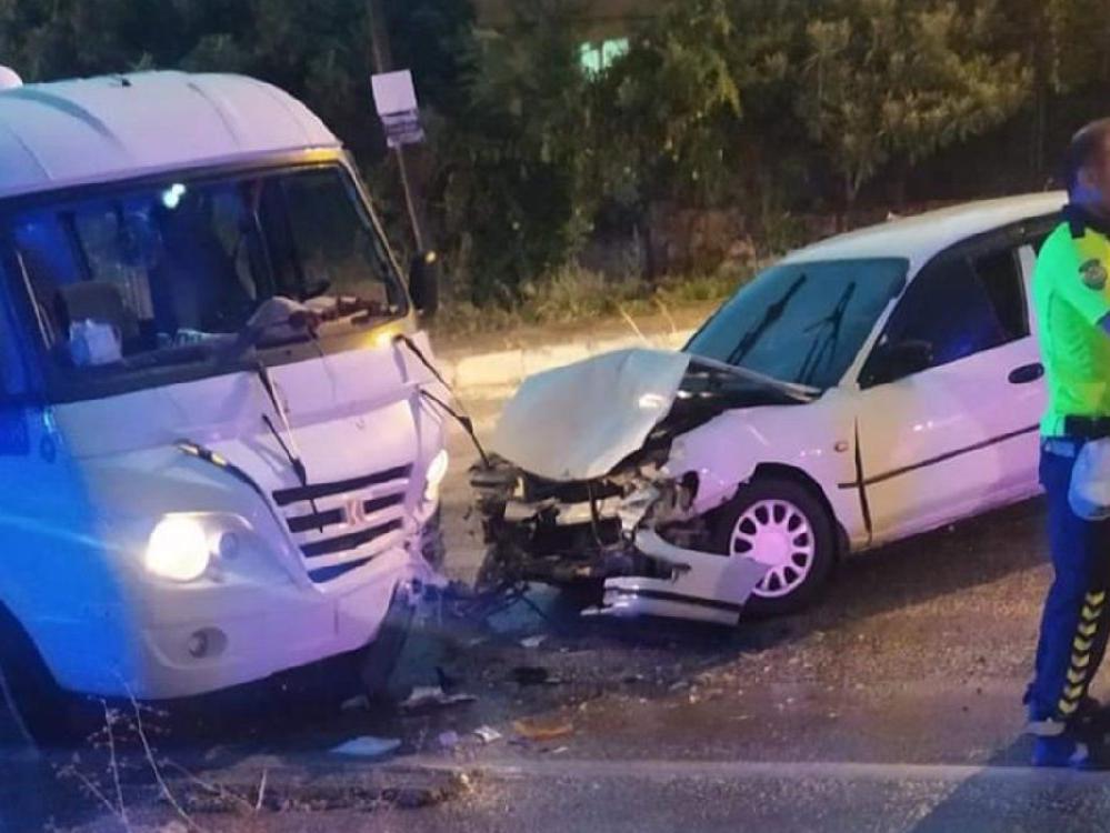 Osmaniye'de minibüs ile otomobil çarpıştı: 9 yaralı