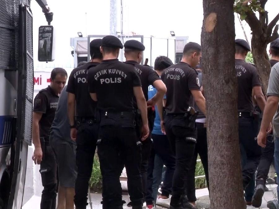 Küçükçekmece'de kavgaya karışan 23 kişi tutuklandı