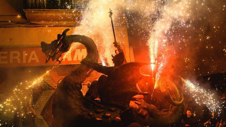 Barcelona sokakları kıvılcımlarla renklendi