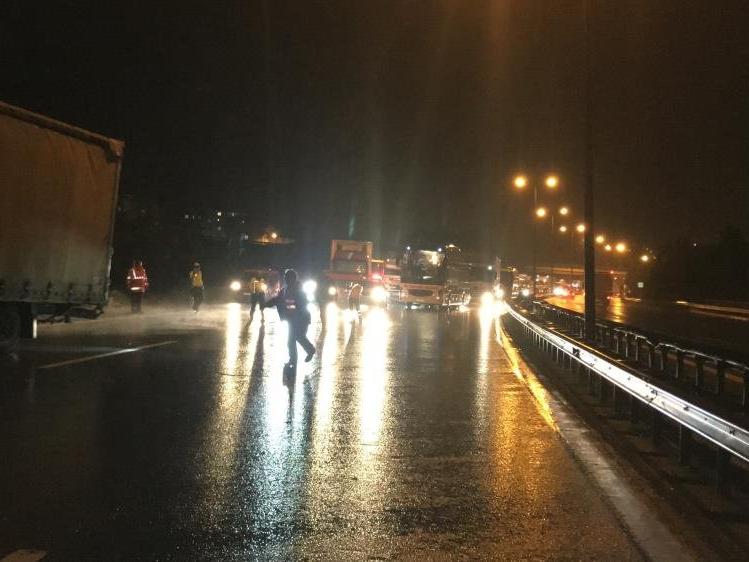 TEM'de kaza! İstanbul istikameti trafiğe kapandı