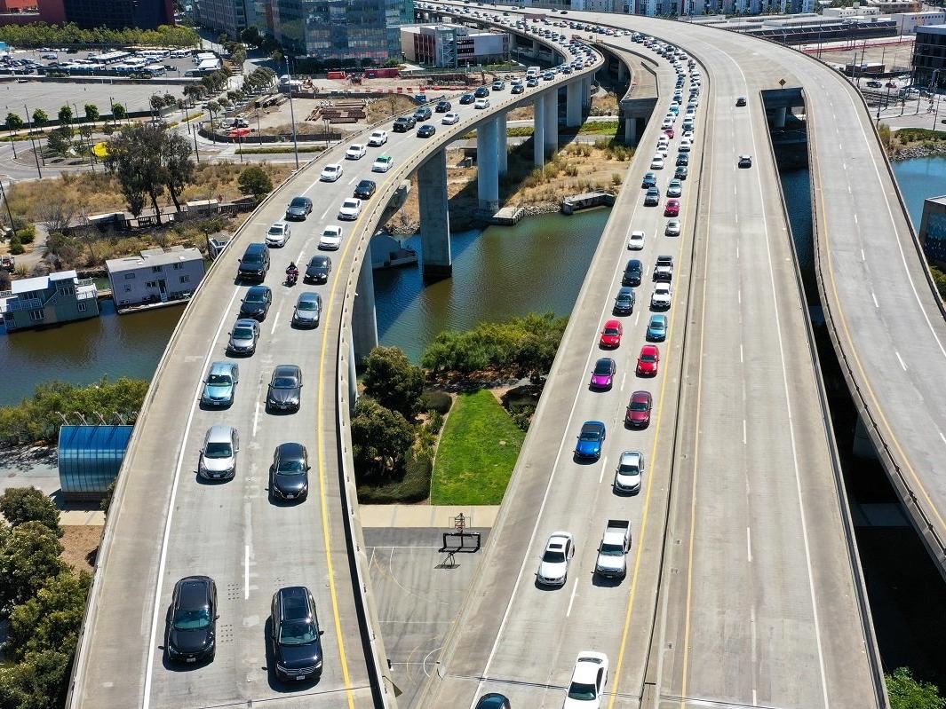ABD'de yeni benzinli araçların satışı yasaklanacak
