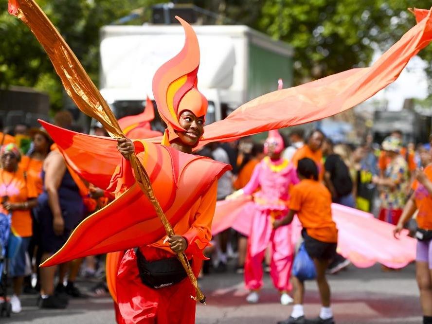 İngiltere’de 2 yılın ardından 'Notting Hill Karnavalı' başladı