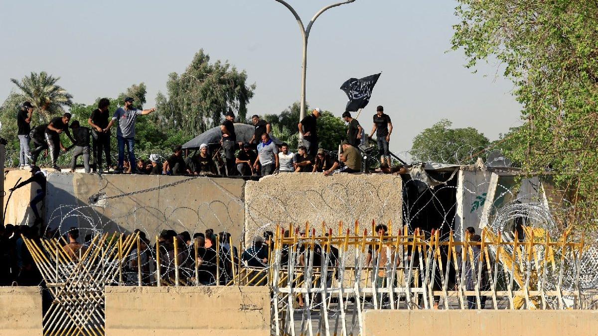 Irak’ta siyasi kriz büyüyor: Bağdat’taki Yeşil Bölge’de çatışmalar sürüyor