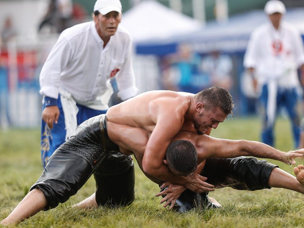 670. Tarihi Elmalı Yağlı Güreşleri'nde 2. gün müsabakaları sona erdi