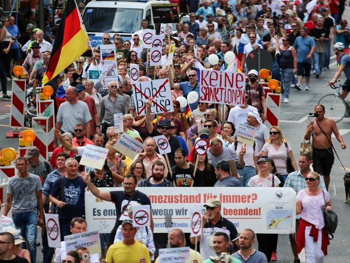 Almanya'da Rusya ve Ukrayna destekçileri gösteriler yaptı