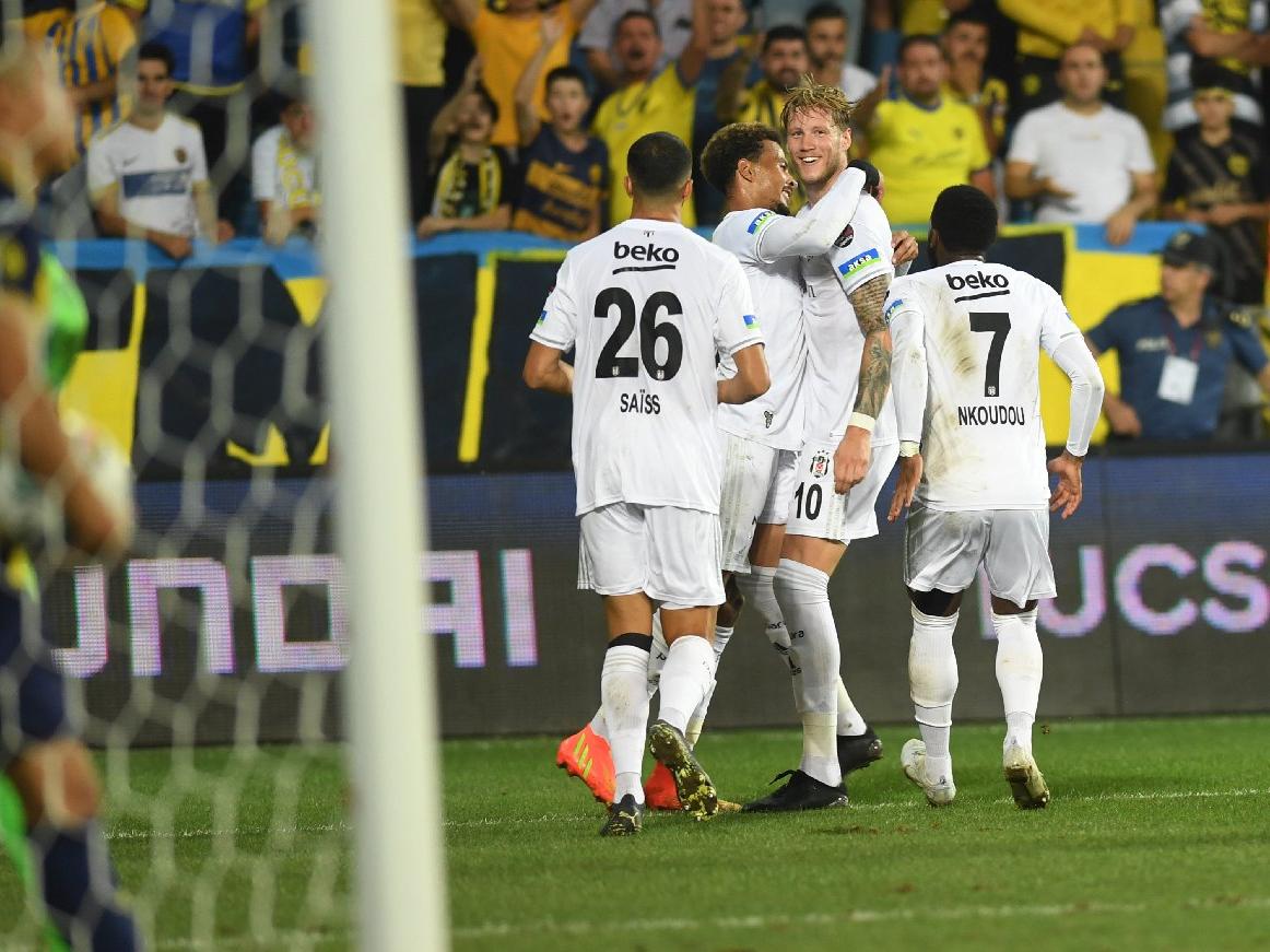 Beşiktaş, Ankaragücü'nü 3-2 yenip liderliğini sürdürdü