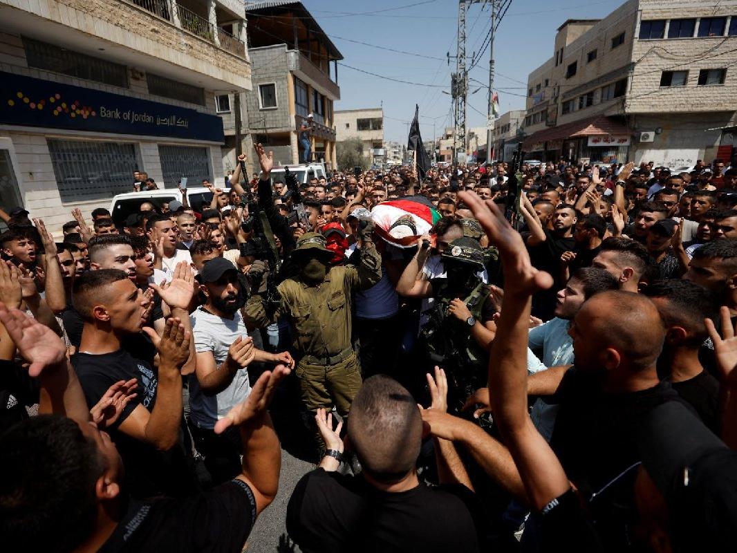 İsrail Batı Şeria'da Filistinli bir genci öldürdü