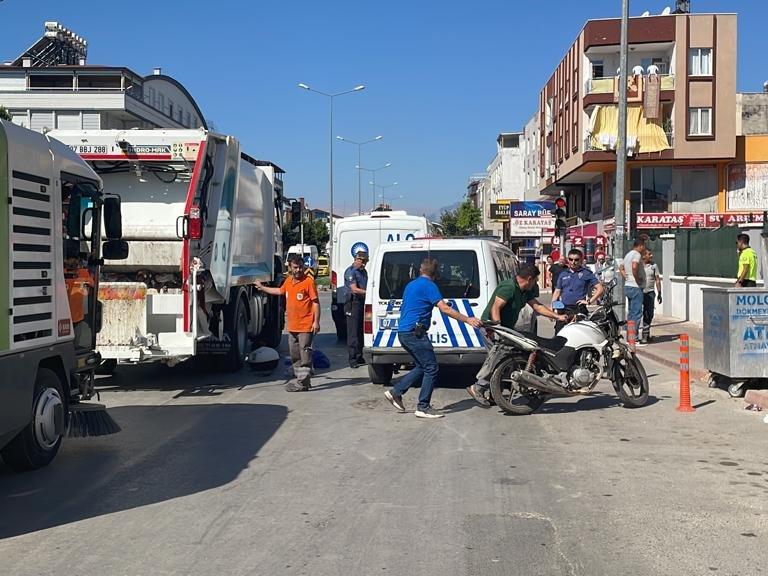 Çöp kamyonunun altında kalan motosikletin sürücüsü öldü
