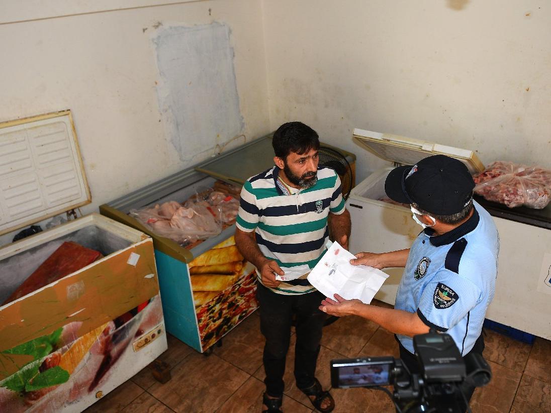 Sağlıksız koşullarda depolanan 1,5 ton beyaz et imha edildi