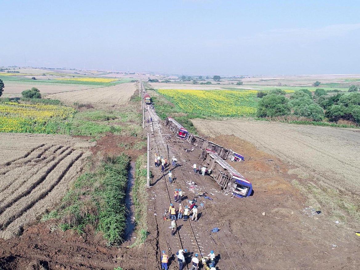 Çorlu'da 25 kişinin öldüğü tren kazası soruşturması genişletildi...