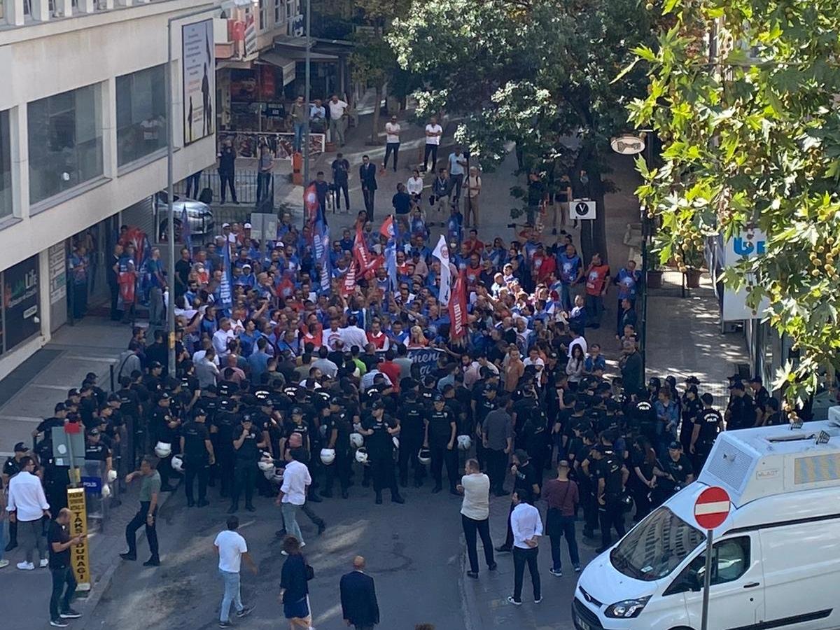 Ankara'da öğretmene polis kuşatması