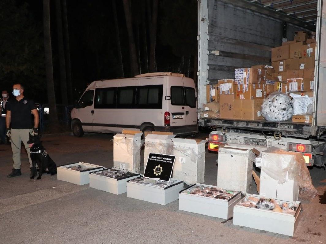 Kargo aracında 56 kilo uyuşturucu ele geçirildi