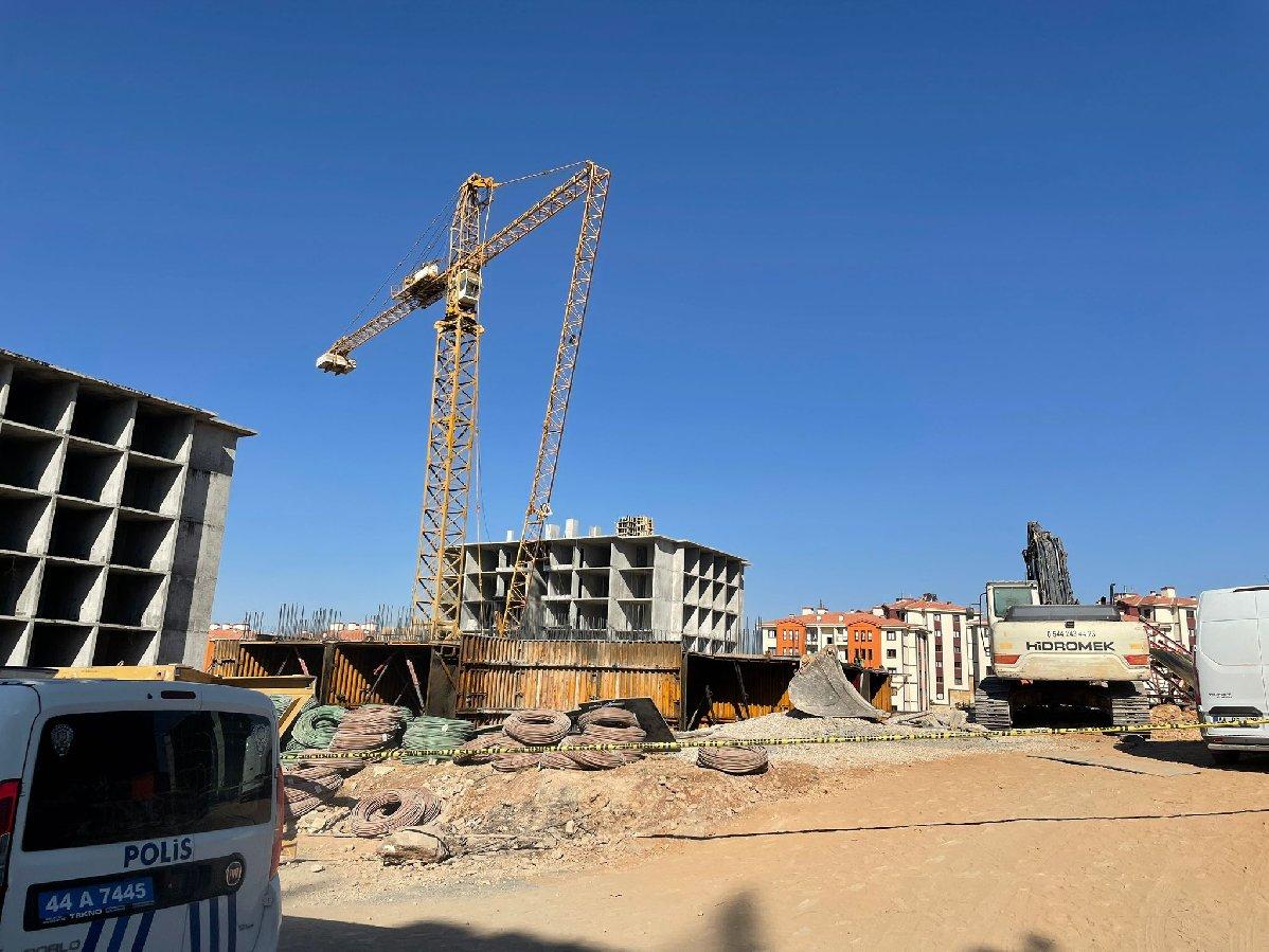 Malatya'da vinç devrildi: 3 ölü