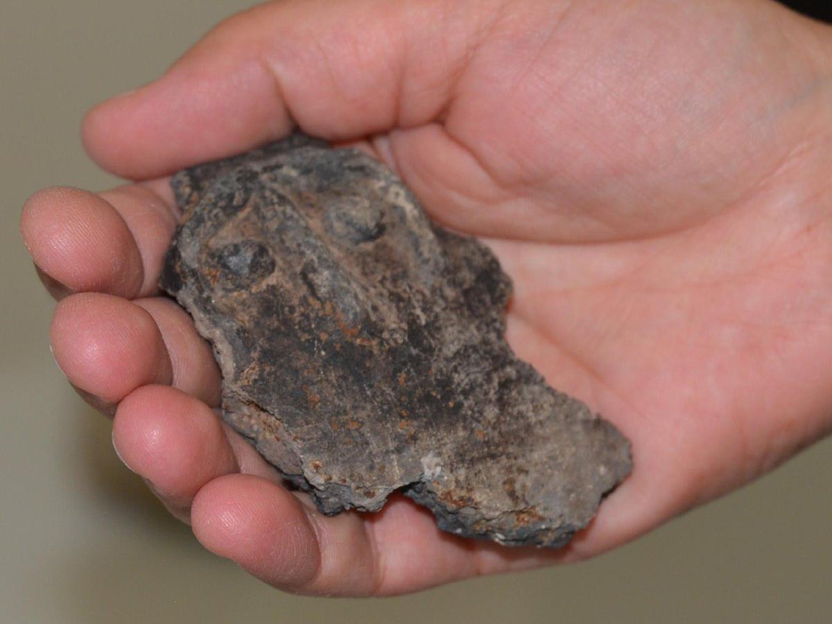 3 bin yıllık insan yüzlü seramik kap parçası bulundu